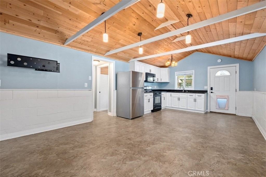 20372 Adkinson Ln - Photo 7 of 22