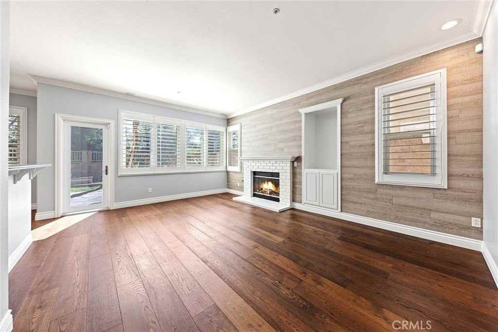 5953 Park Crest Dr - Photo 5 of 23