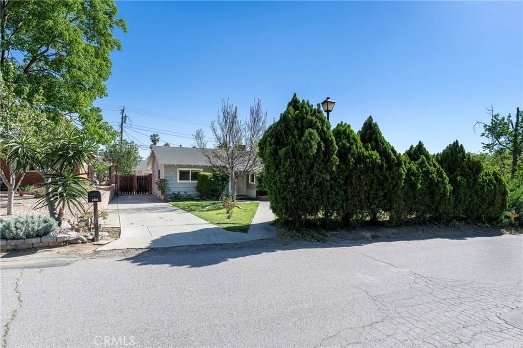 3202 Belvedere Dr - Photo 2 of 50