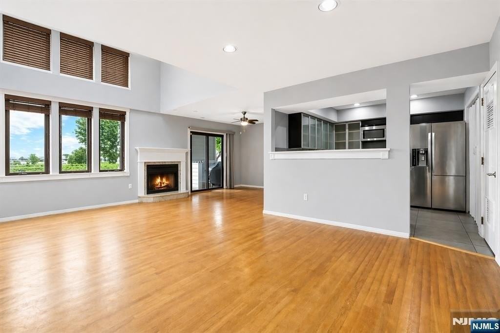 804 Spinnaker Ct - Photo 3 of 18