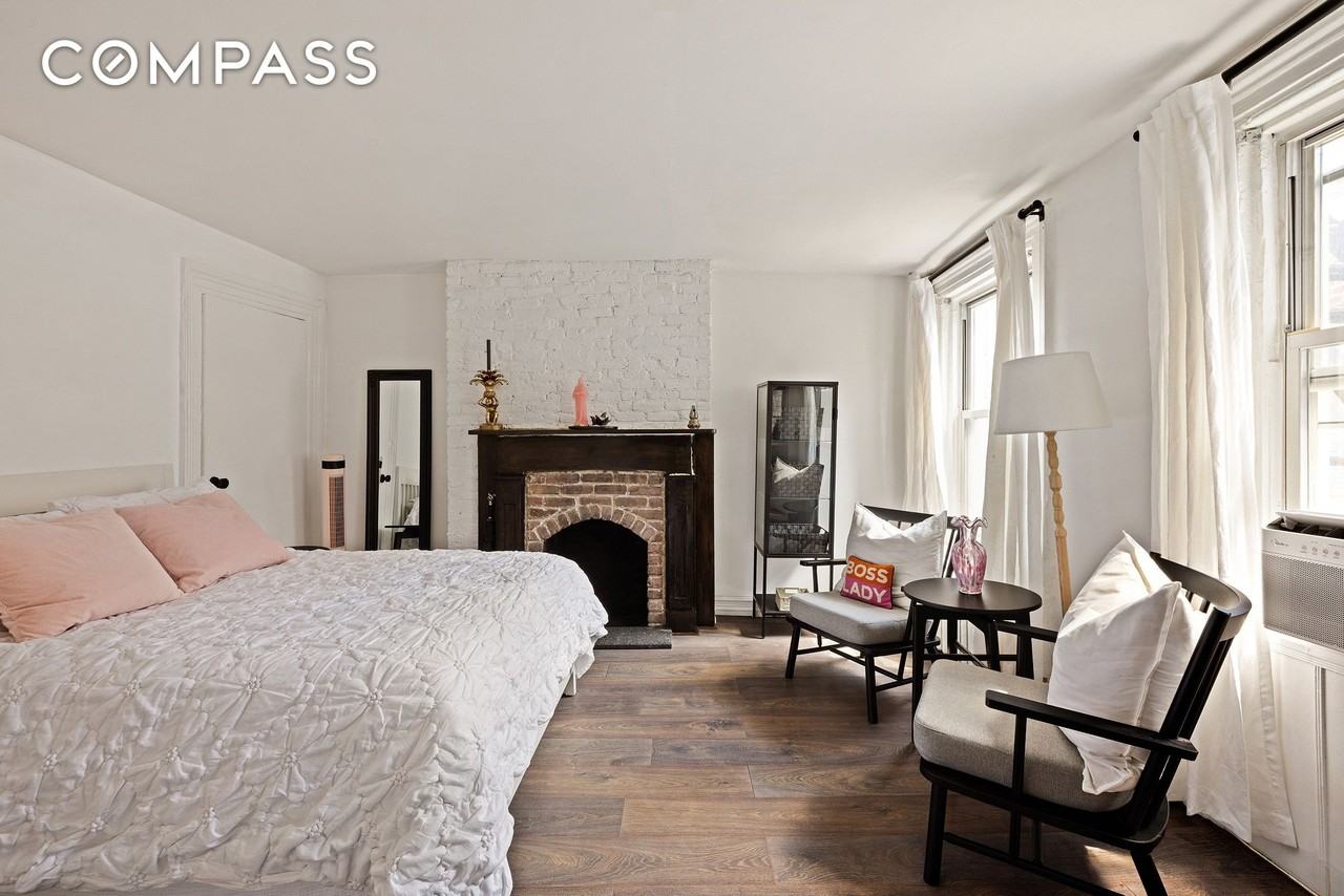 118 Perry St #J45 - Photo 2 of 5