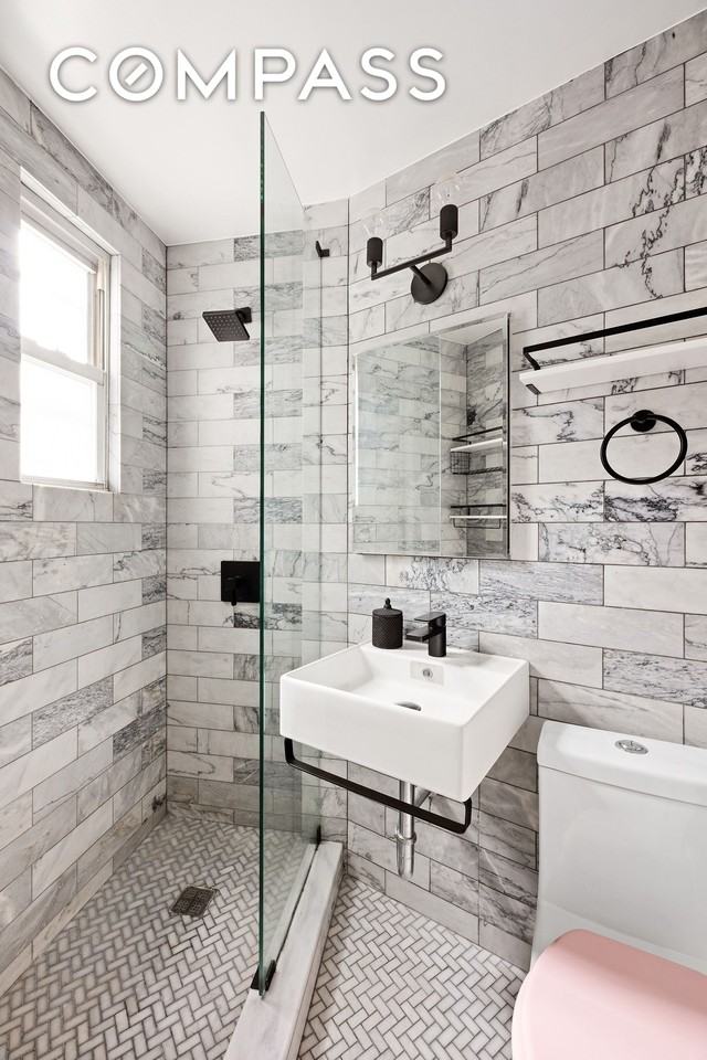 118 Perry St #J45 - Photo 4 of 5