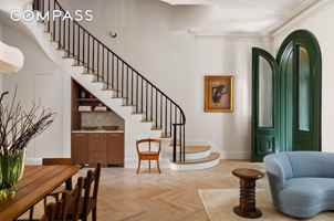 featured image of 205 Clinton St #TH