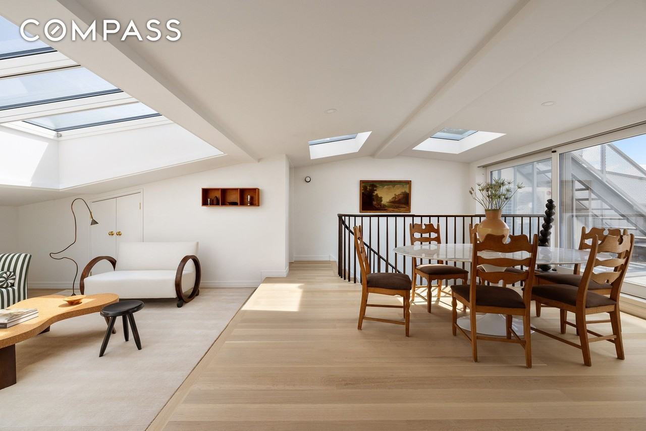 205 Clinton St #TH - Photo 5 of 24