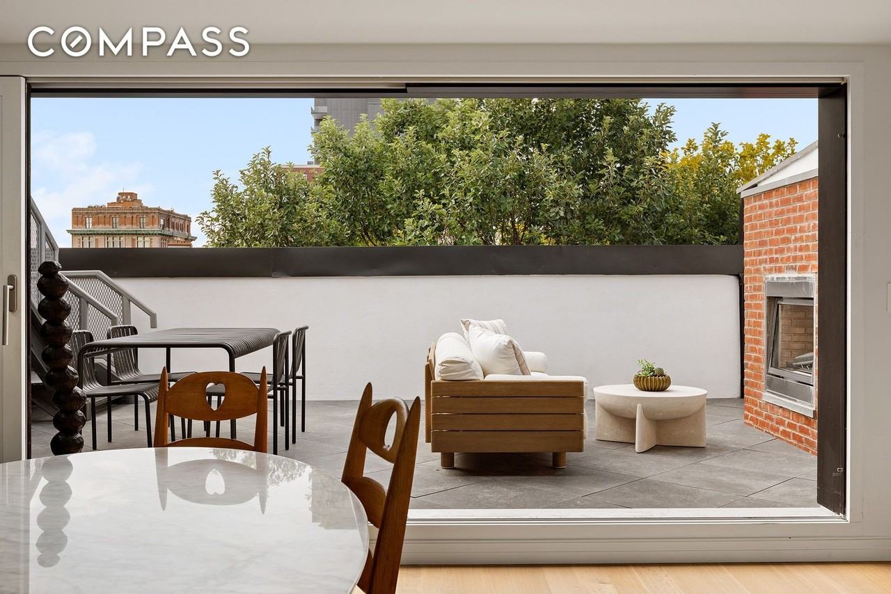 205 Clinton St #TH - Photo 6 of 24