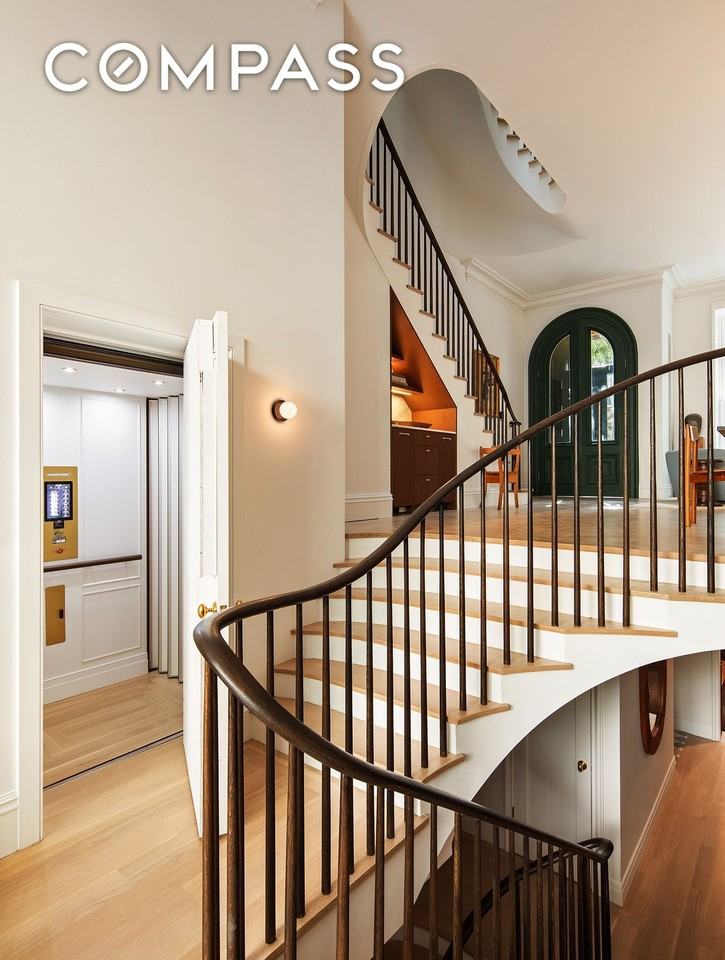 205 Clinton St #TH - Photo 7 of 24