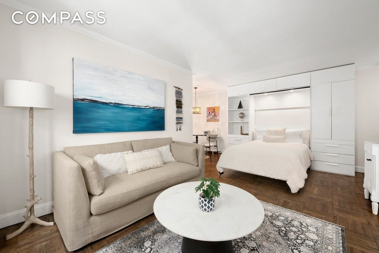 330 E 80th St #2F - Photo 3 of 6