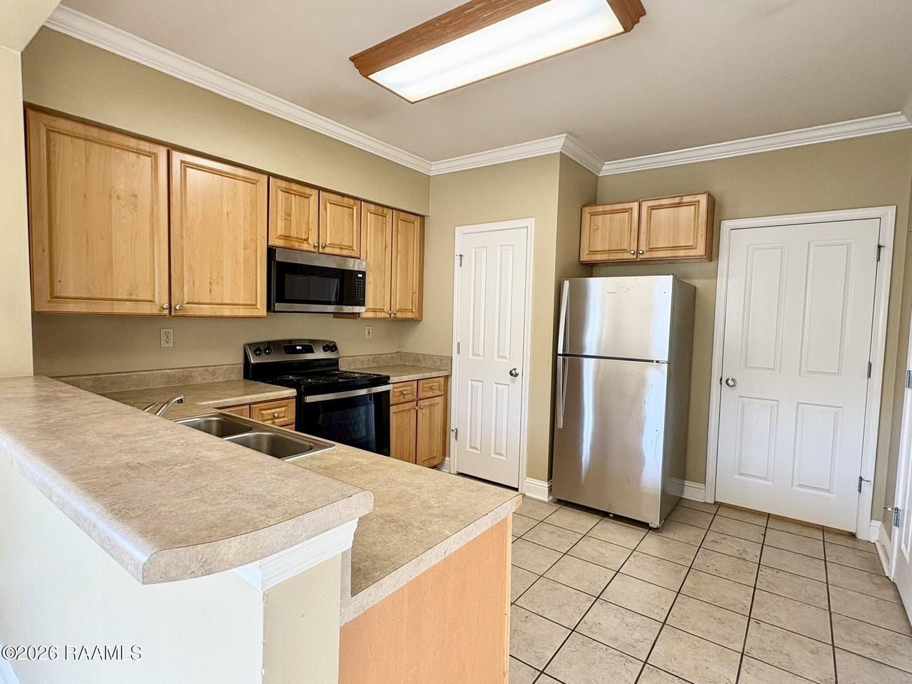 4441 Burbank Dr #108 - Photo 5 of 17