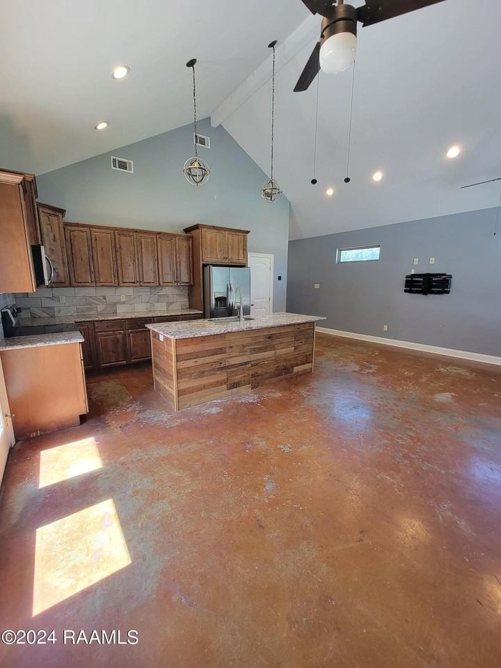 917 W Broussard Rd #A - Photo 4 of 12