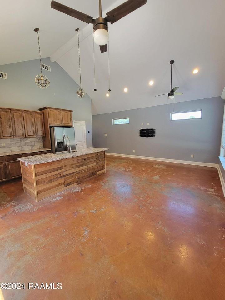 917 W Broussard Rd #A - Photo 5 of 12