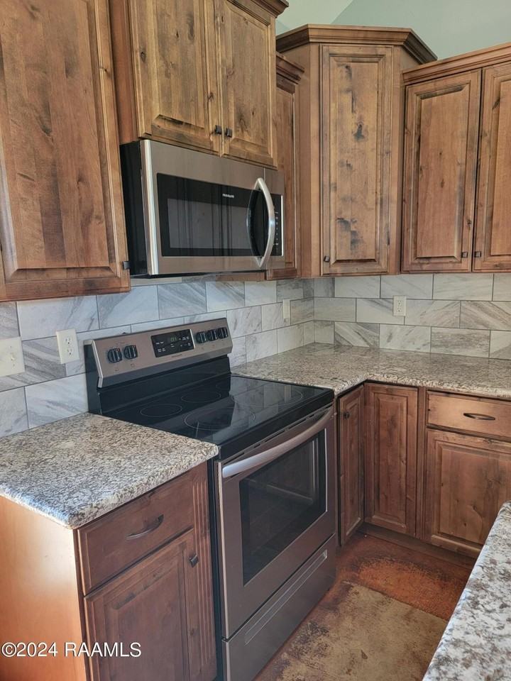 917 W Broussard Rd #A - Photo 6 of 12