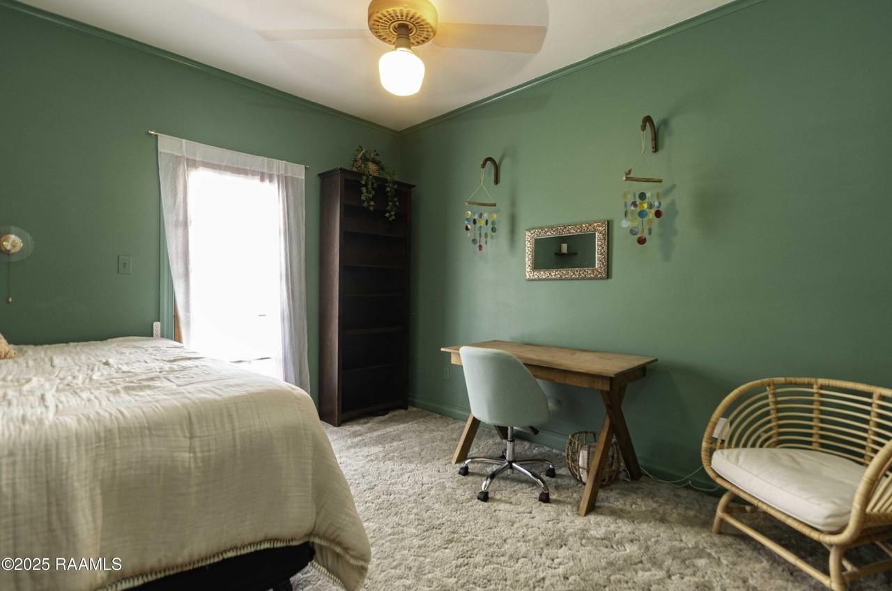 211 Ursuline St - Photo 5 of 39