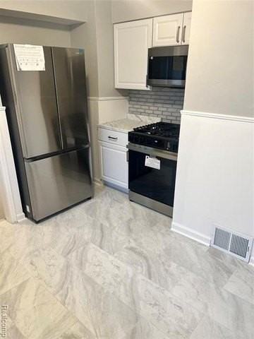 18558 Woodland St - Photo 4 of 17