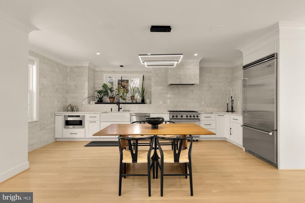 4105 17th St Nw - Photo 3 of 31