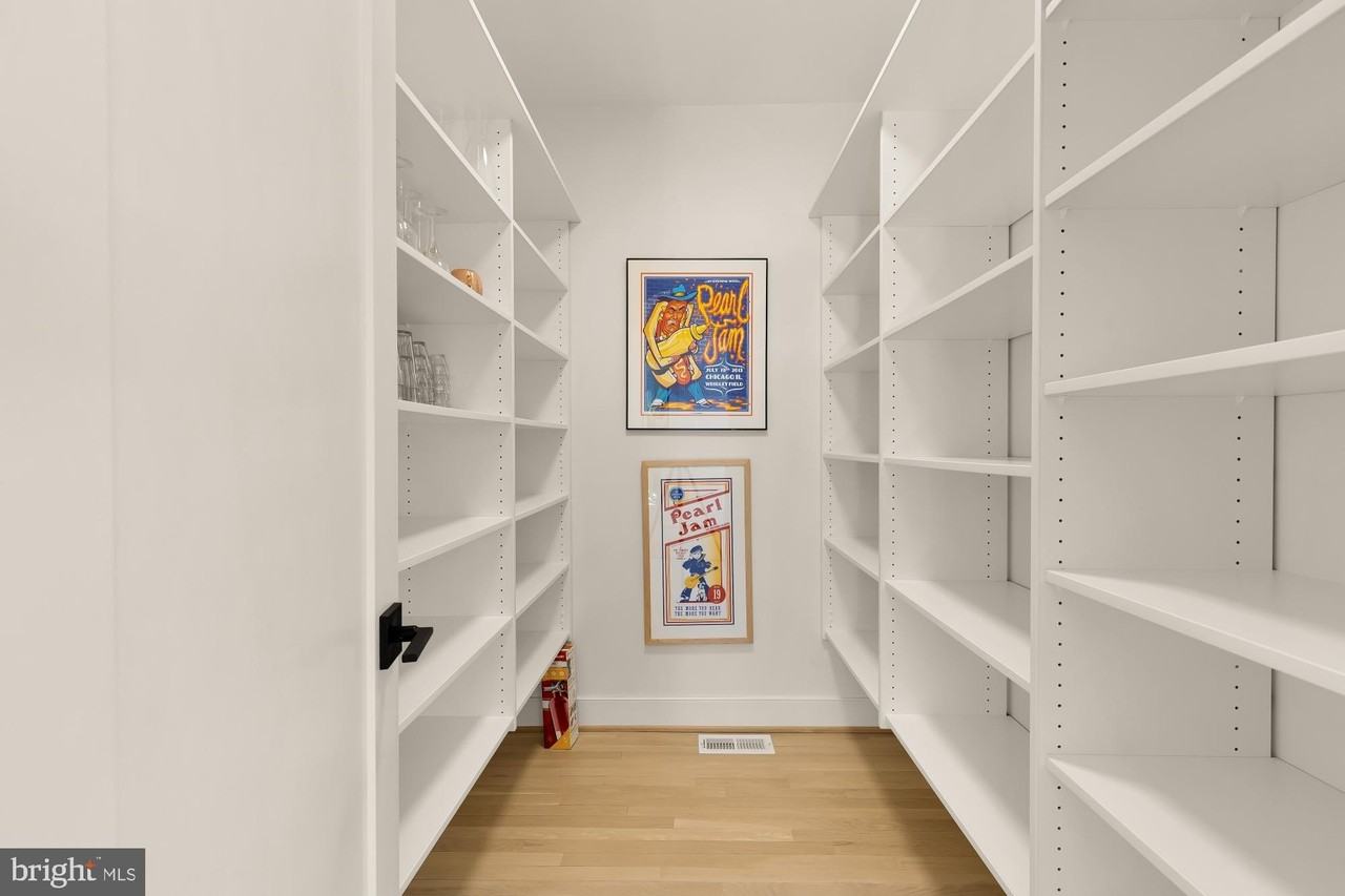 4105 17th St Nw - Photo 6 of 31