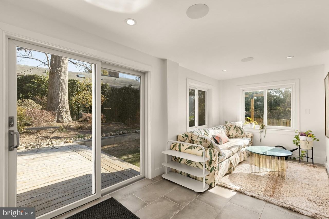 4105 17th St Nw - Photo 7 of 31