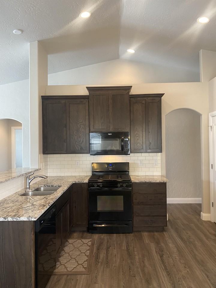 1476 W Soldotna Dr #1 - Photo 6 of 19
