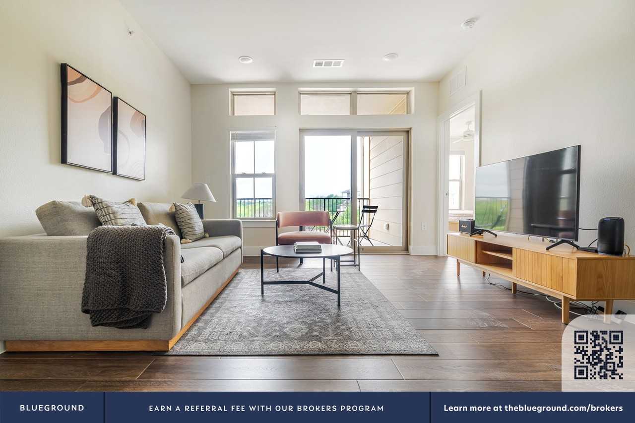 1501 West Howard Lane - Photo 5 of 50