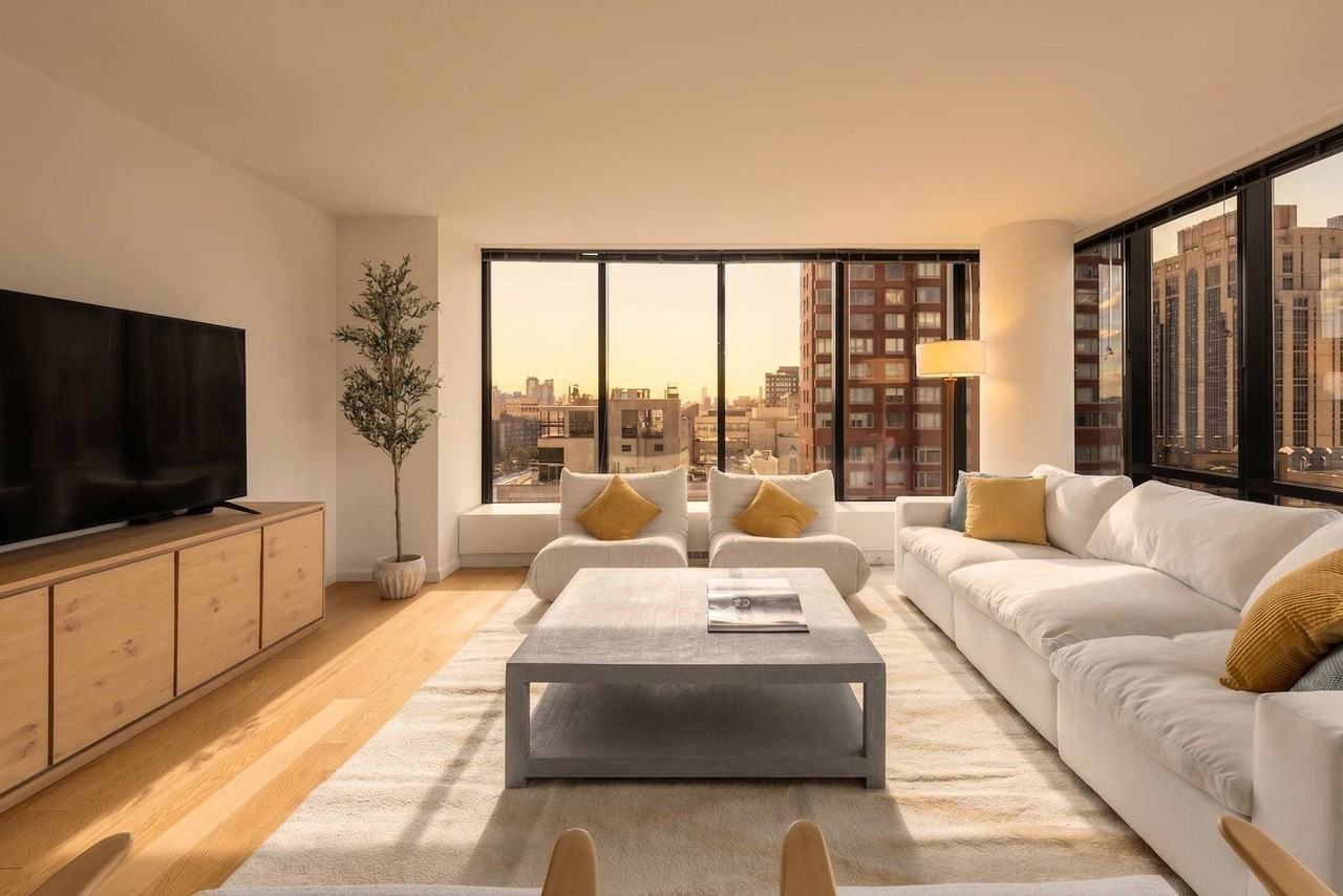 525 E 72nd St #1330818P - Photo 2 of 18