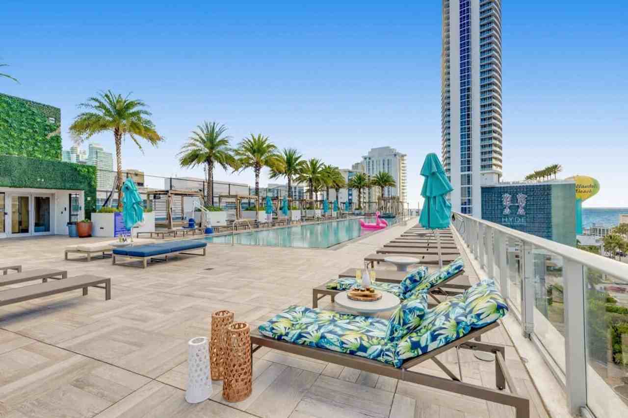 4010 South Ocean Drive - Photo 5 of 50