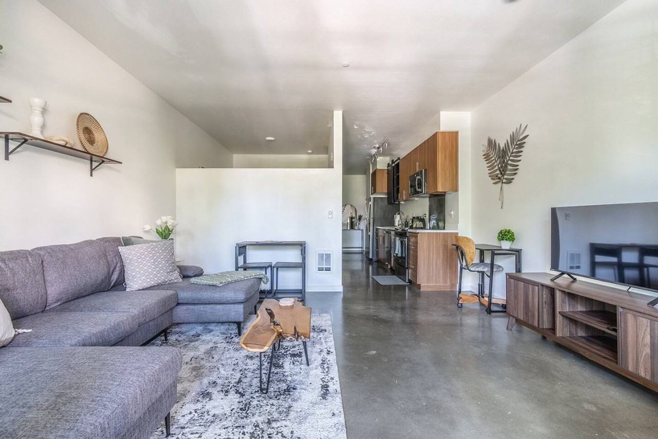 2407 E Union St #1364264P - Photo 6 of 27