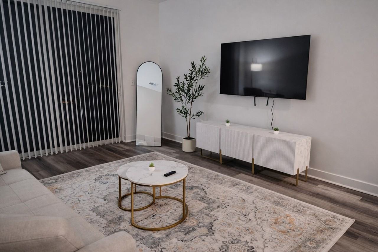 1118 Spruce St #1515751P - Photo 2 of 28