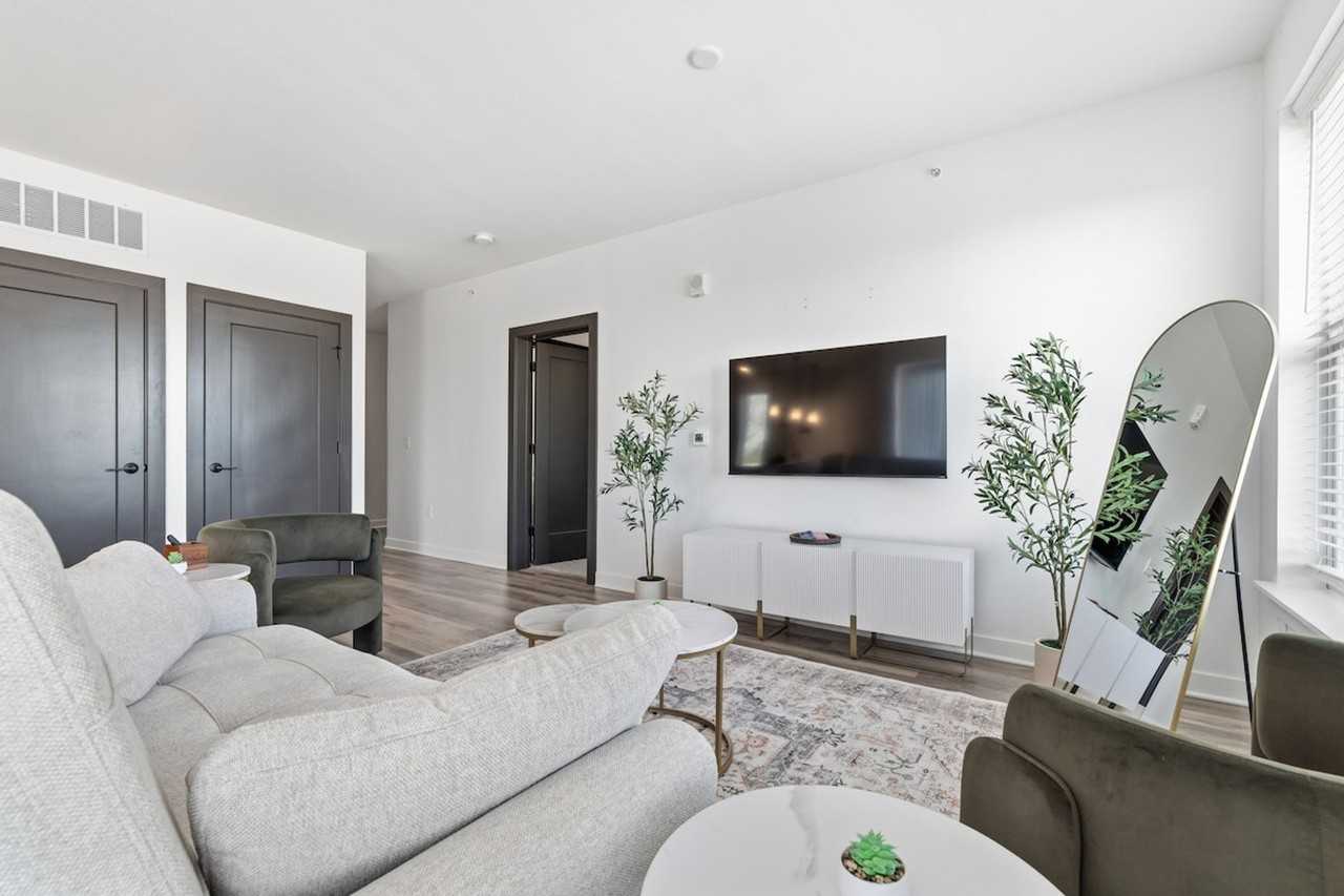 1121 Laurel St #1515752P - Photo 5 of 31