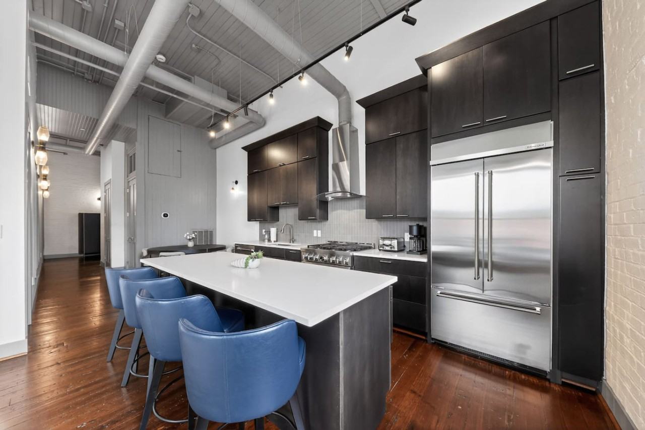 21 E 15th St #1521012P - Photo 6 of 30