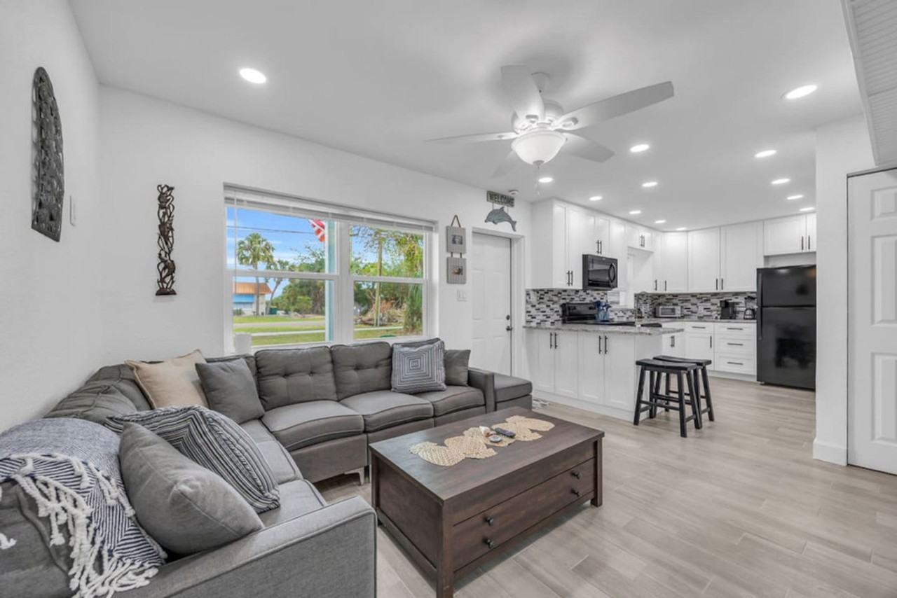 2362 Pineapple Ave #1520582P - Photo 3 of 26