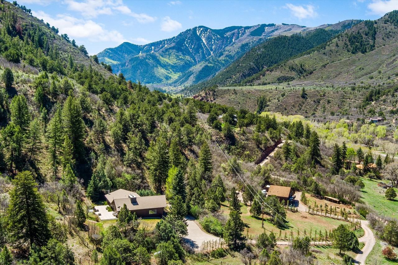 377 Crystal Ln #1 - Photo 3 of 38