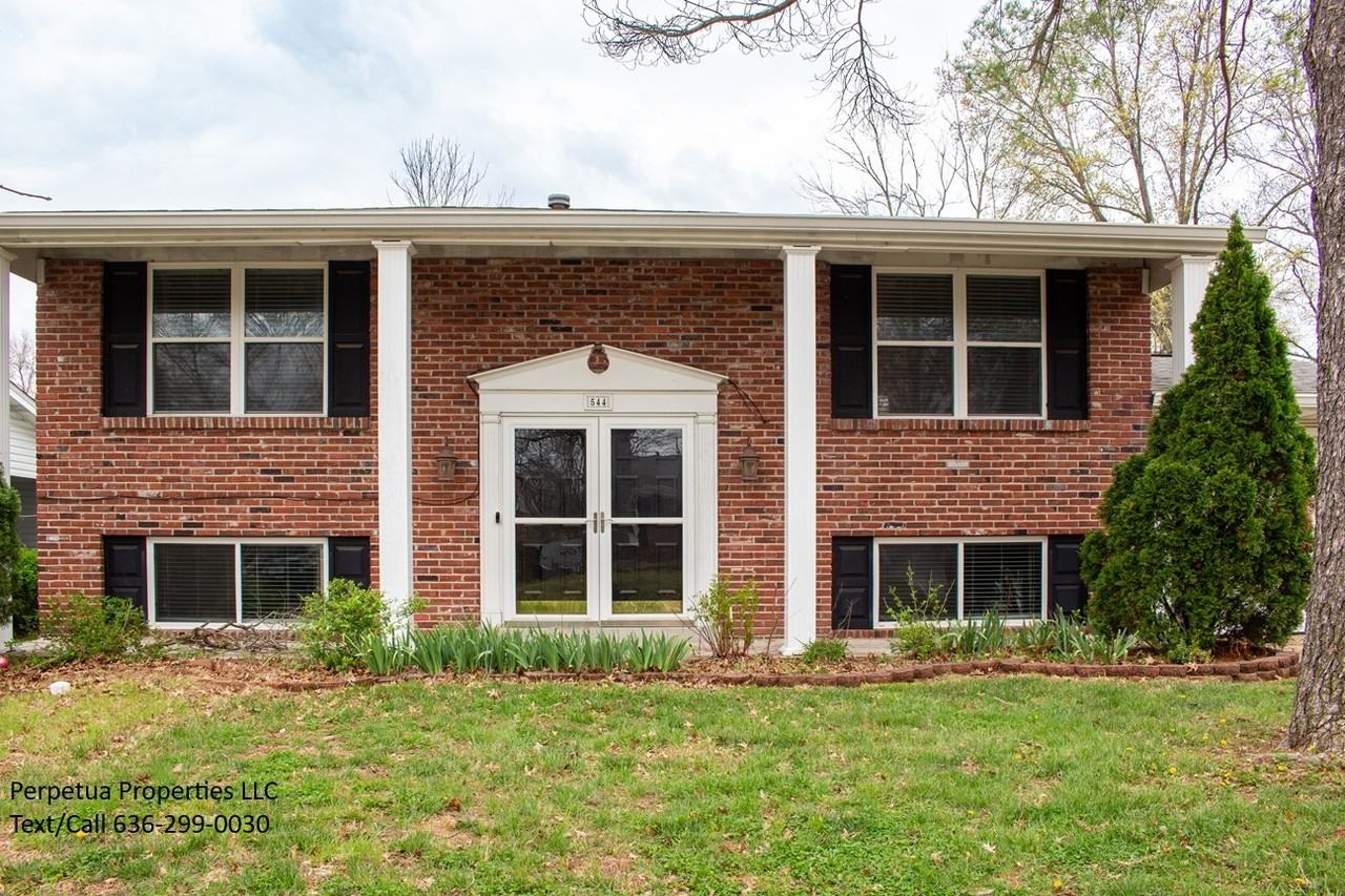 544 Goldwood Dr - Photo 2 of 11