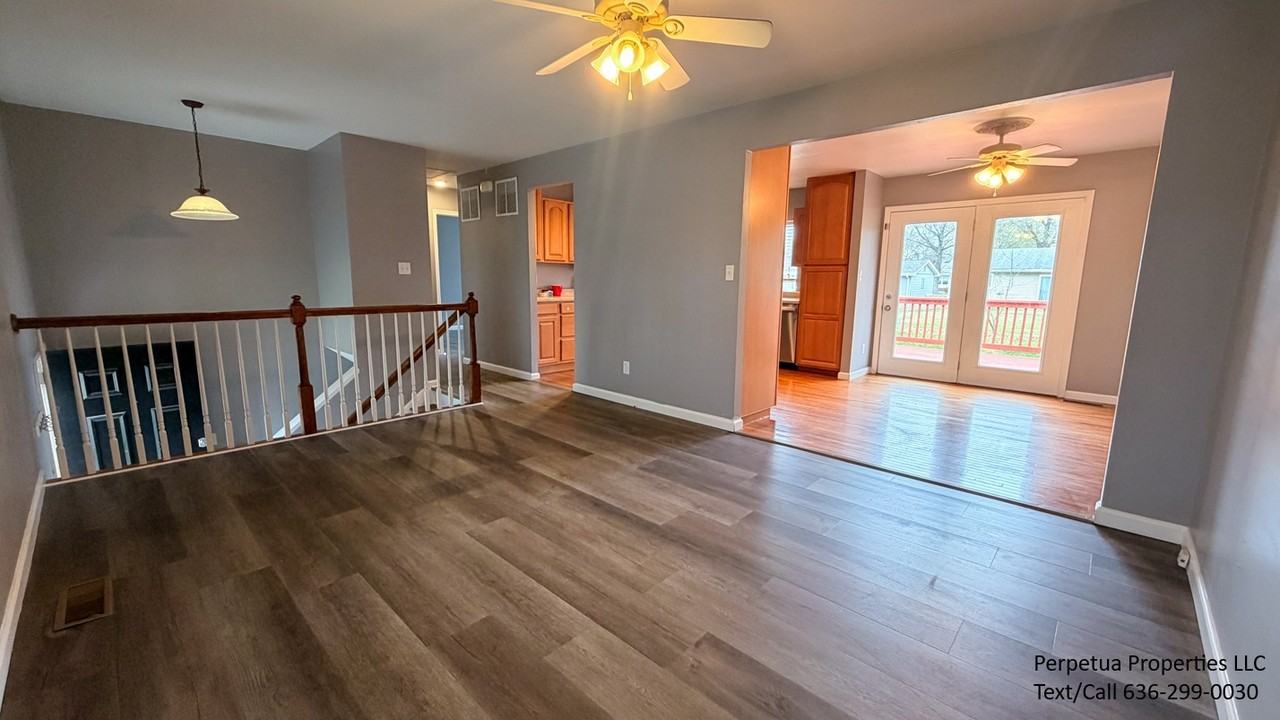 544 Goldwood Dr - Photo 3 of 11