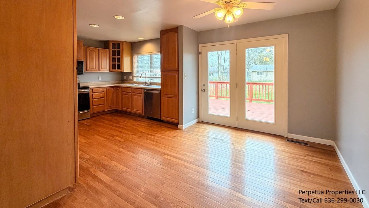 544 Goldwood Dr - Photo 5 of 11