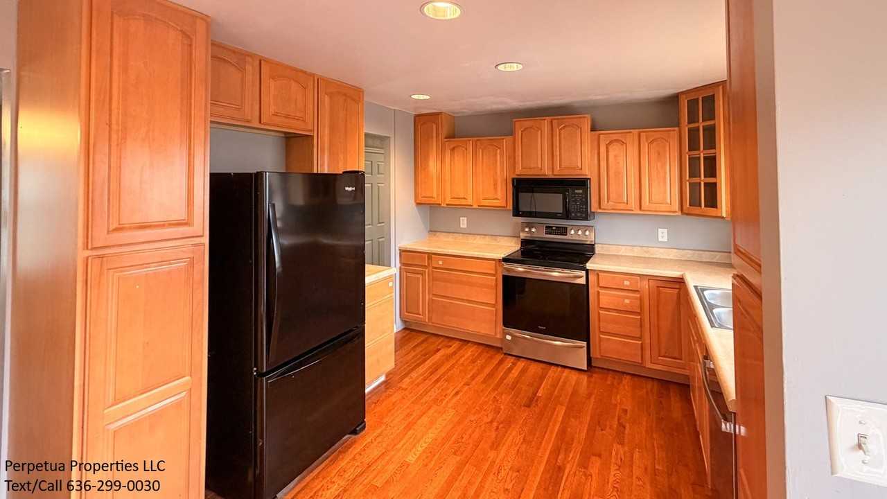 544 Goldwood Dr - Photo 6 of 11