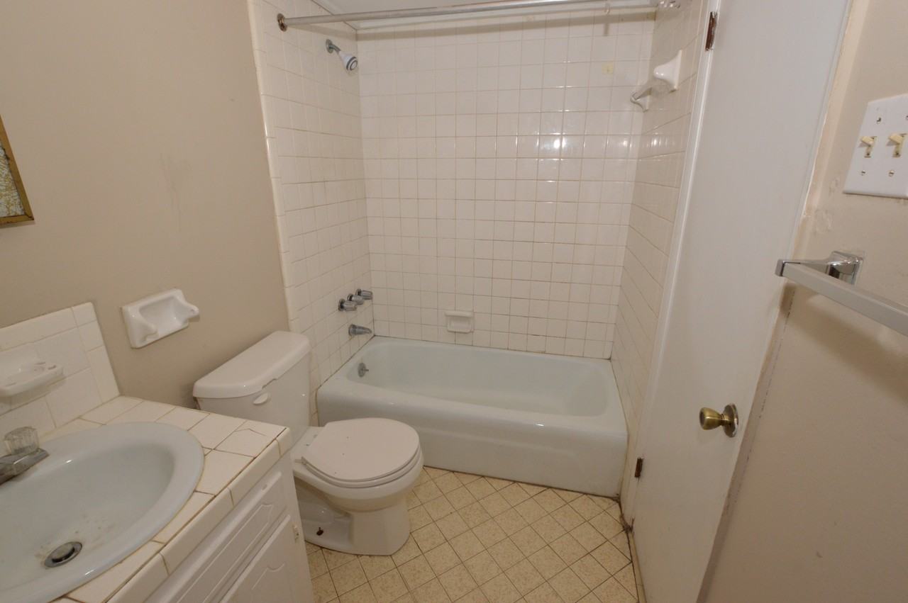 120 Cherokee St #G - Photo 4 of 9