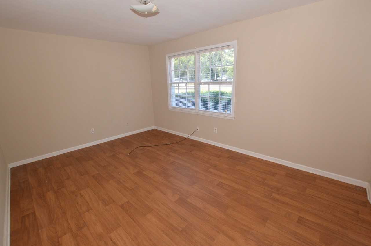 120 Cherokee St #G - Photo 6 of 9