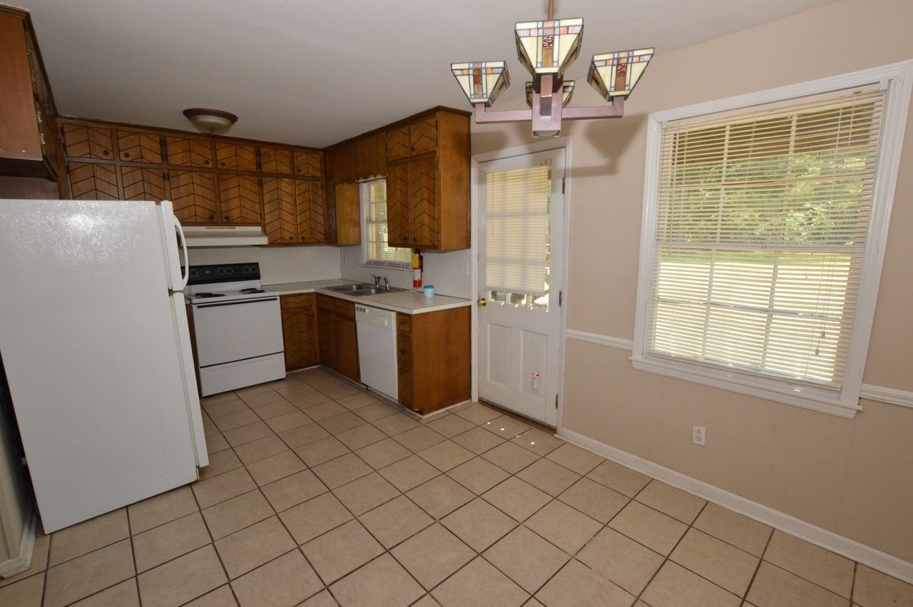 120 Cherokee St #G - Photo 7 of 9