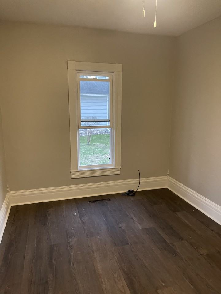 128 S Clark St #2 - Photo 3 of 8