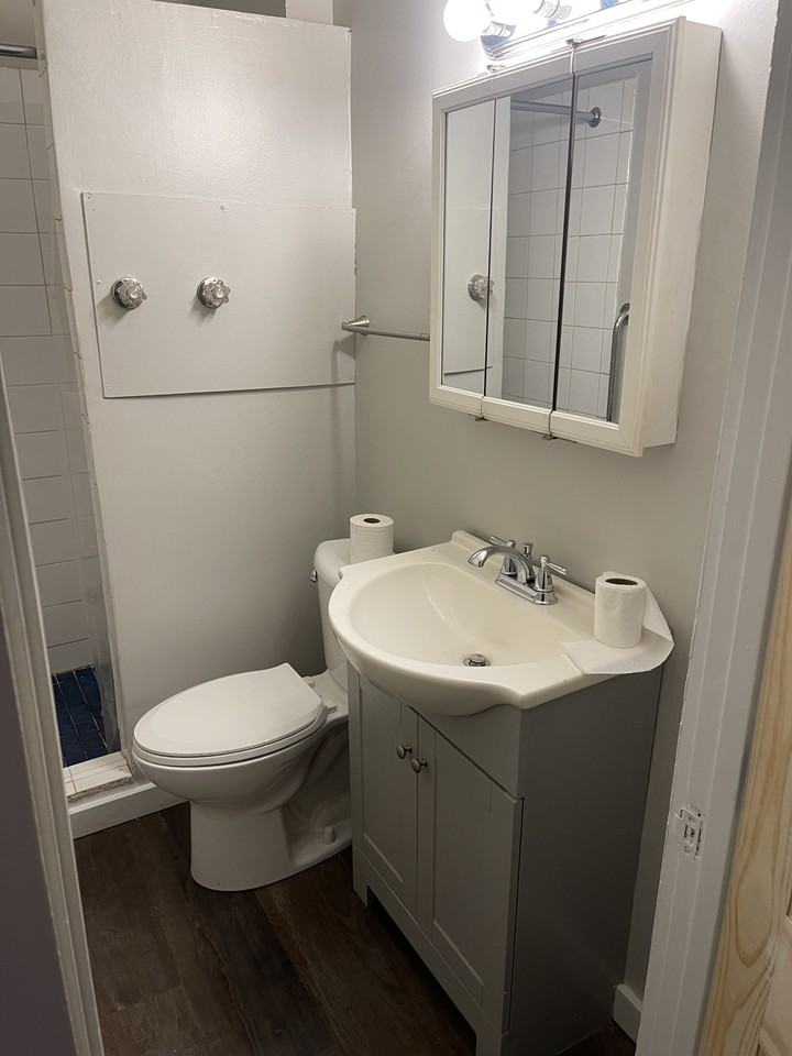 128 S Clark St #2 - Photo 7 of 8