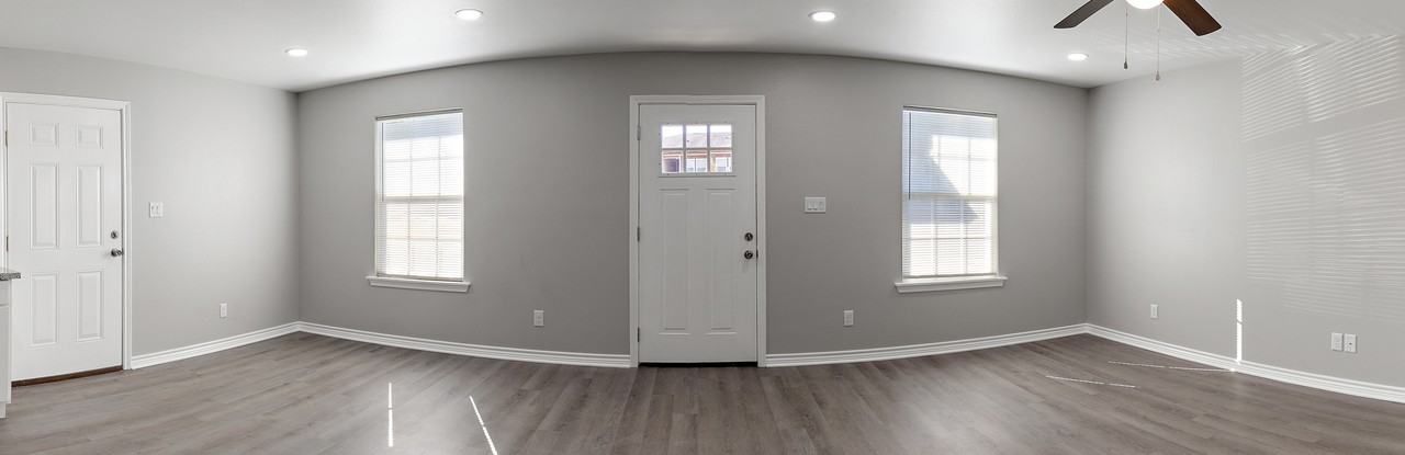 224 Travis St #101 - Photo 3 of 9