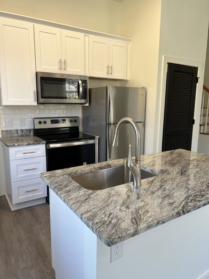 726 Mountain Rd #2 - Photo 3 of 15