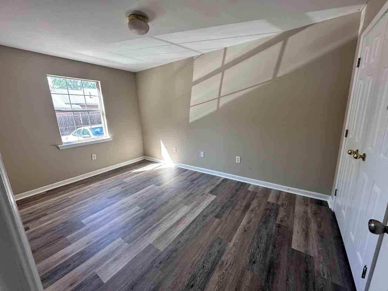 755 West St #D - Photo 5 of 7