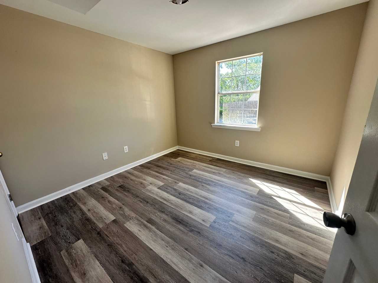 755 West St #D - Photo 6 of 7