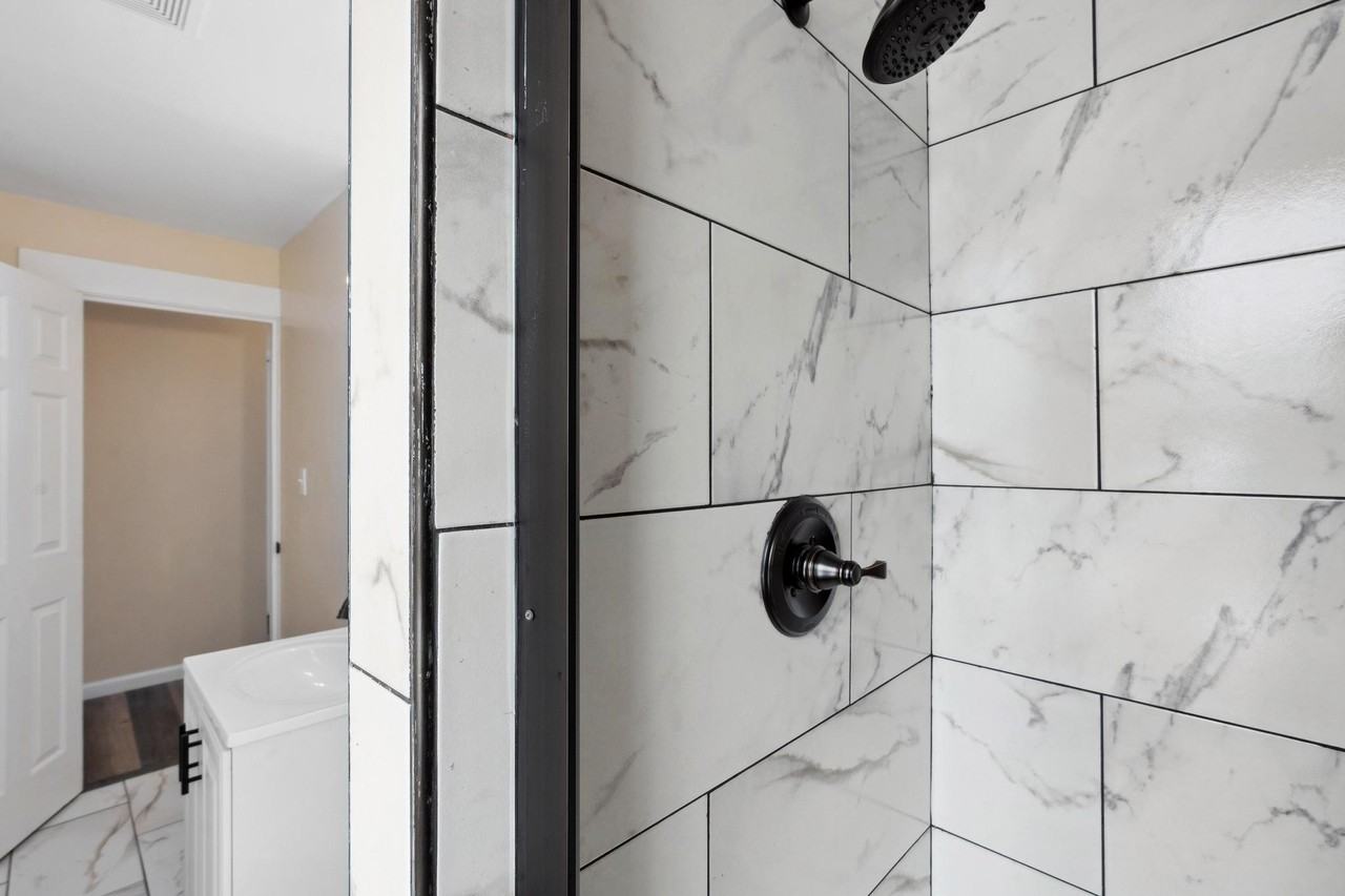 408 E 6th St #10 - Photo 5 of 13