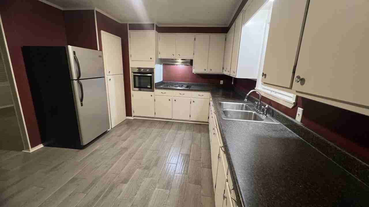 205 Clearview St #B - Photo 3 of 9
