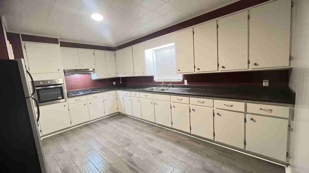 205 Clearview St #B - Photo 5 of 9