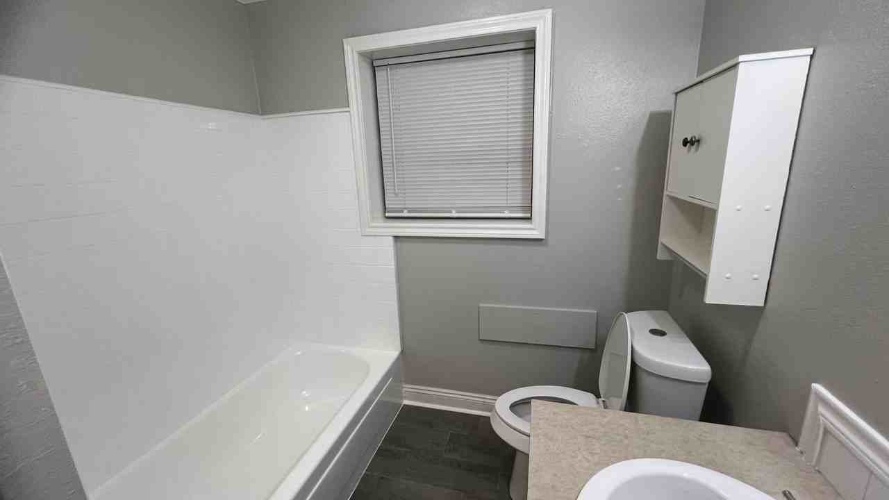 205 Clearview St #B - Photo 6 of 9