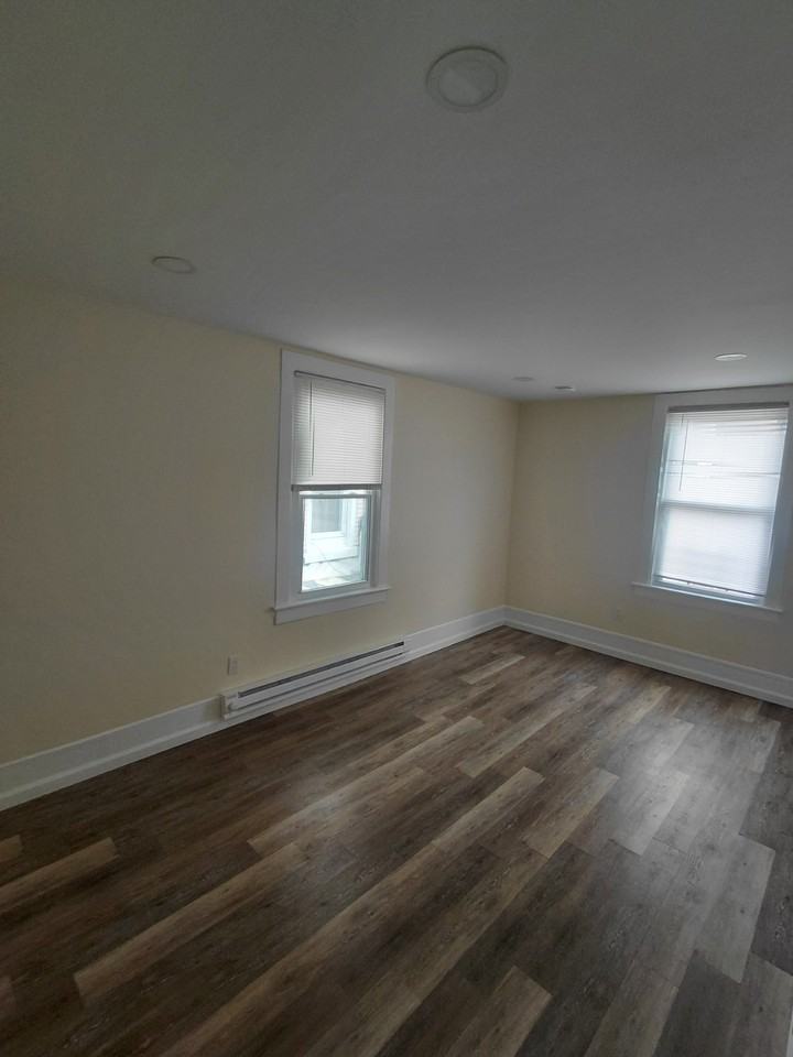 398 S Main St #7 - Photo 2 of 26