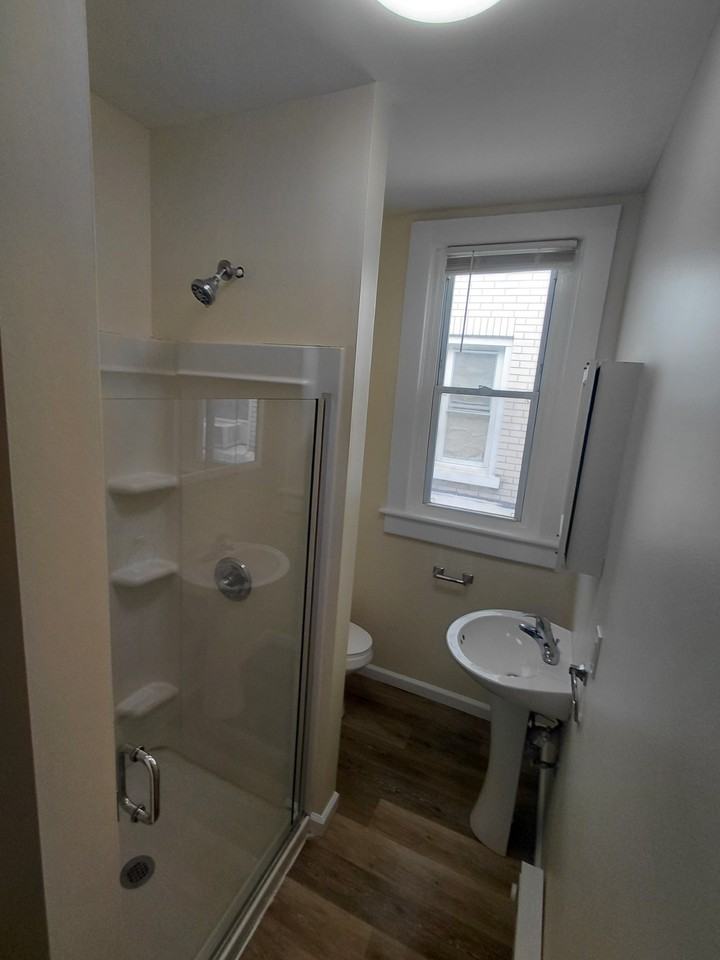 398 S Main St #7 - Photo 6 of 26