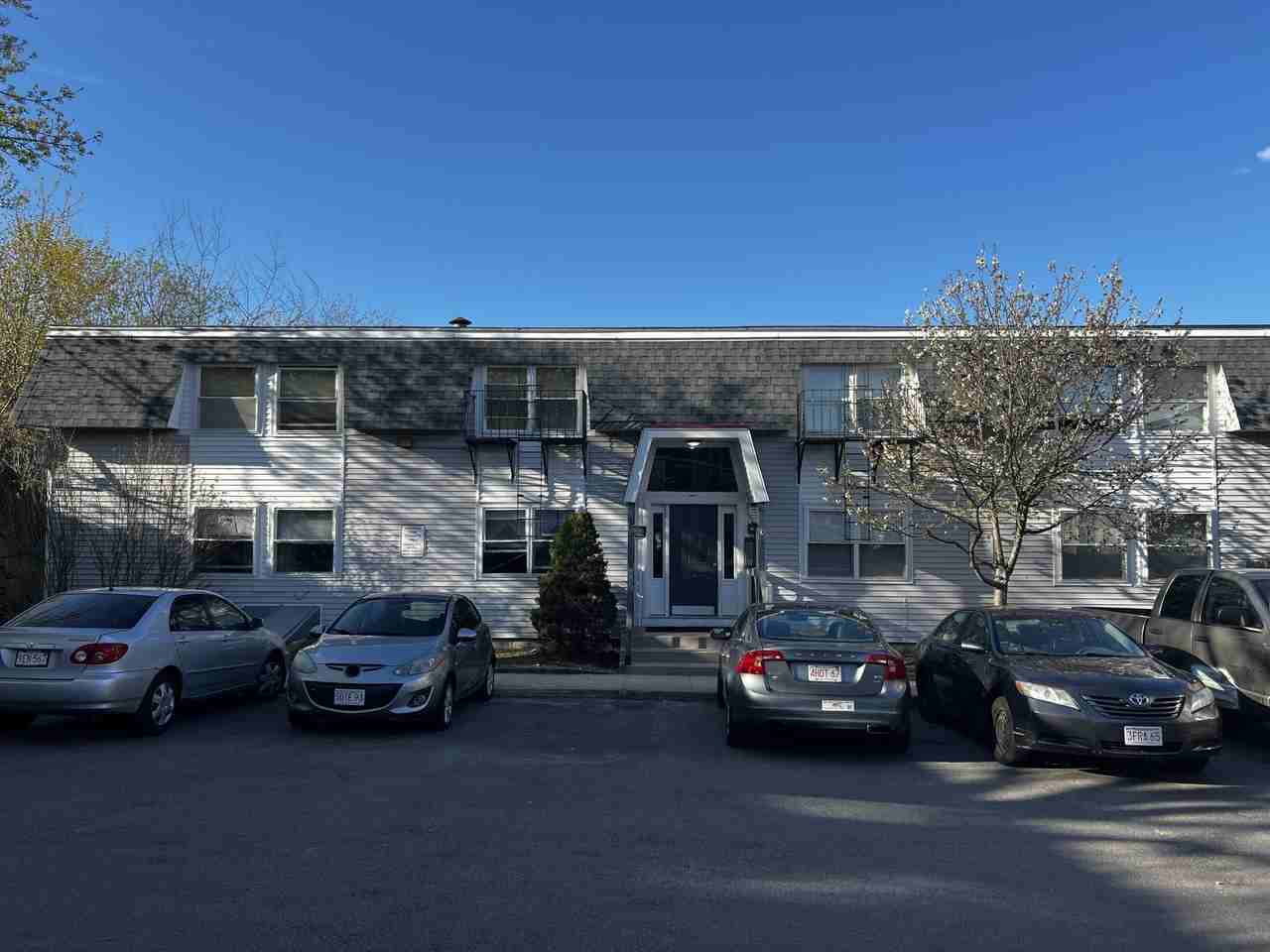 70 Barrows St #6 - Photo 3 of 9